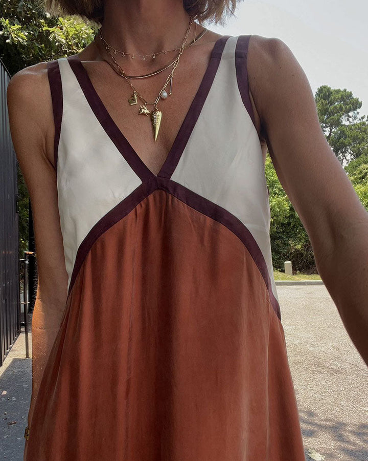 Lilly - Women’s chic v-neck dress with contrasting colors