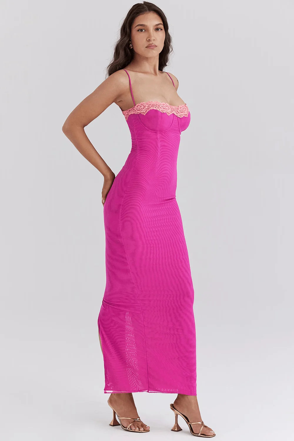 Acacia midi dress in form-fitting style with delicate lace details, perfect for a elegant and sophisticated look.