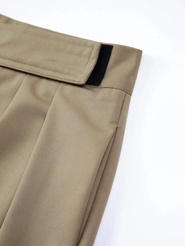 "Black wide-leg pants with adjustable fit, ideal for versatile styling. Made of comfortable and durable fabric for everyday…