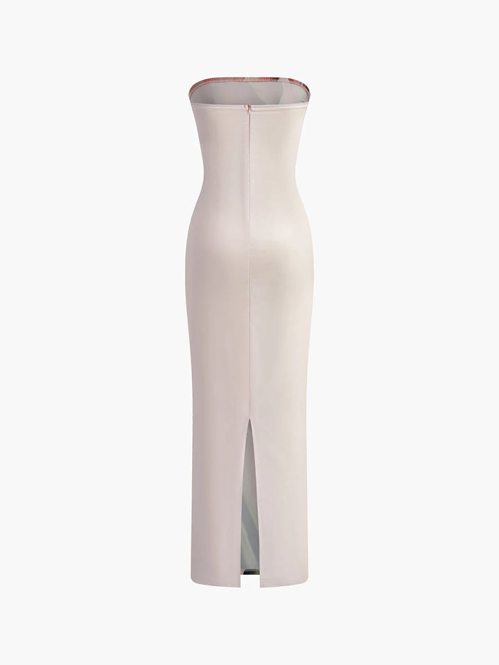 "Strapless maxi dress featuring a floral design, perfect for sunny days. Made from soft, breathable fabric for a comfortable…