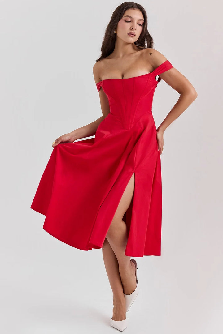Floral midi dress with shapely seams, made of lightweight fabric in a dreamy design.
