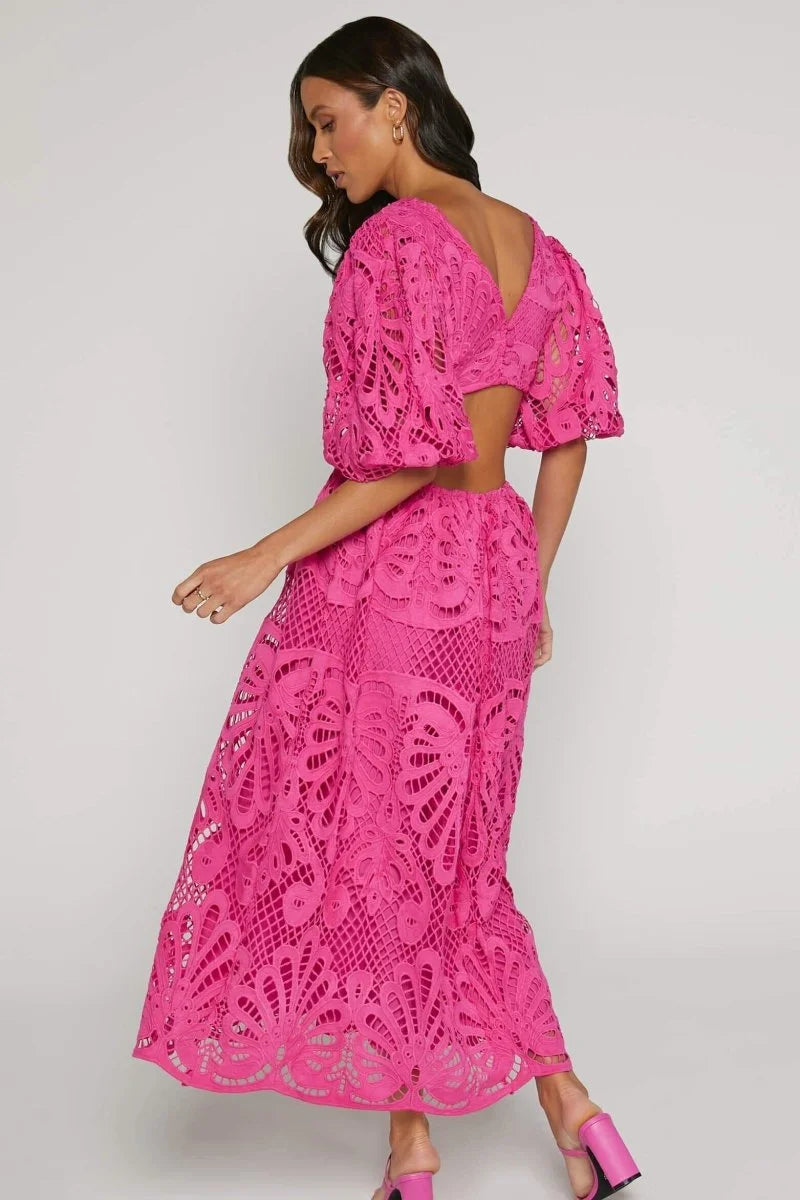 "Gracelynn - Mid-length lace dress with V-neckline in delicate lace fabric, perfect for elegant occasions."