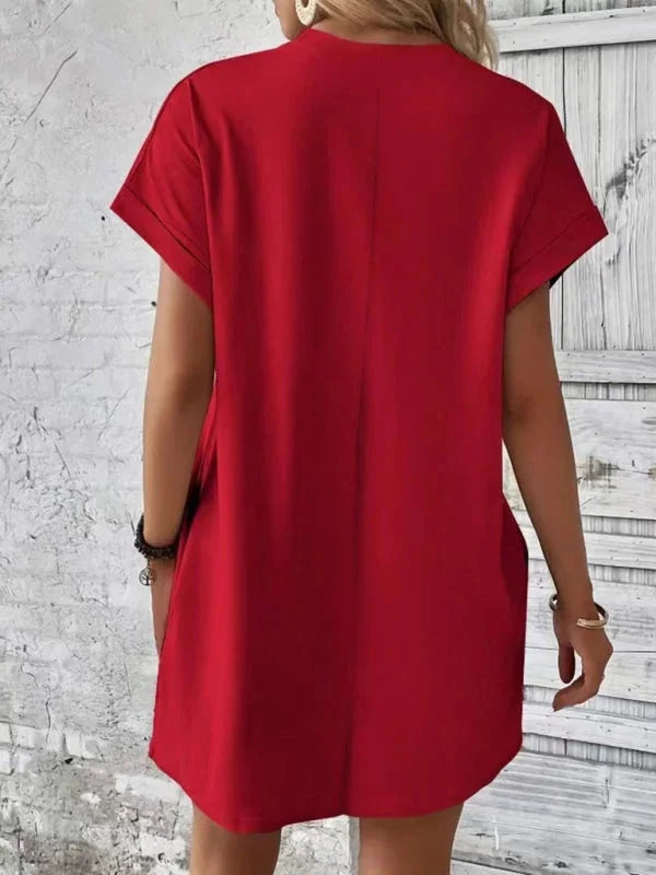 "Lightweight and practical mini dress with chic pockets, perfect for everyday wear."