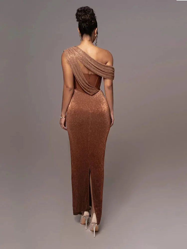 "Jaci evening dress in shimmering fabric with an asymmetric design, perfect for special occasions and formal events."