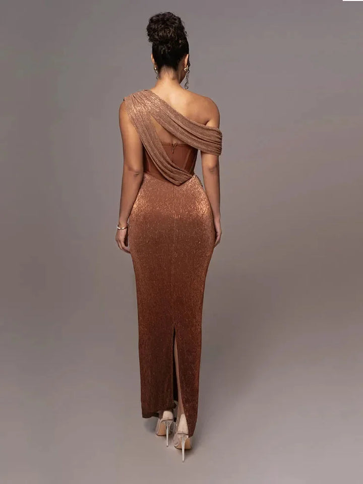 "Jaci evening dress in shimmering fabric with an asymmetric design, perfect for special occasions and formal events."