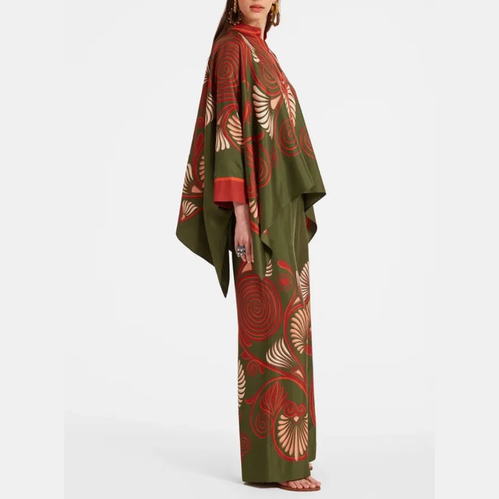Three-piece bohemian set in Jasper print, perfect for spring wear. Includes top, pants, and headband. Casual and versatile.