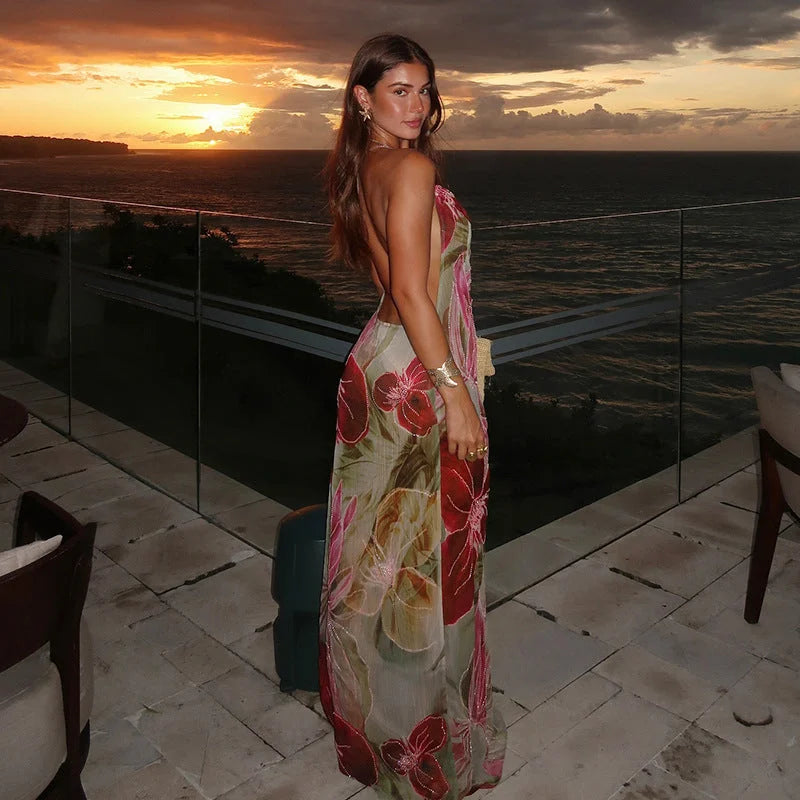 Sleeveless dress with floral design in Kenya. Made of lightweight cotton blend, perfect for summer days.
