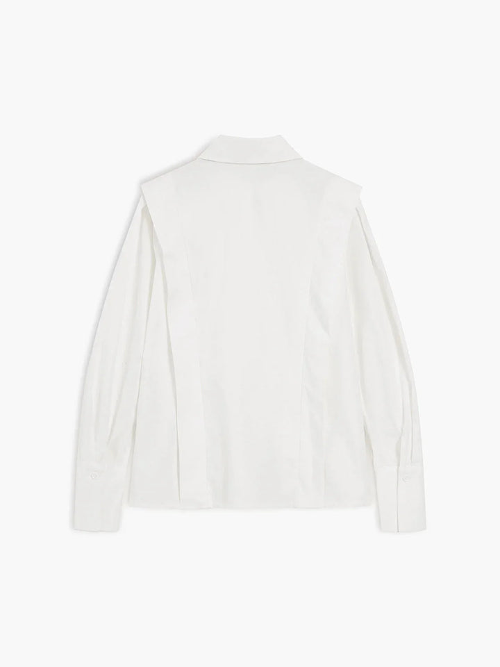 Oversized shirt in chic design with button details, made from soft fabric in a relaxed fit.