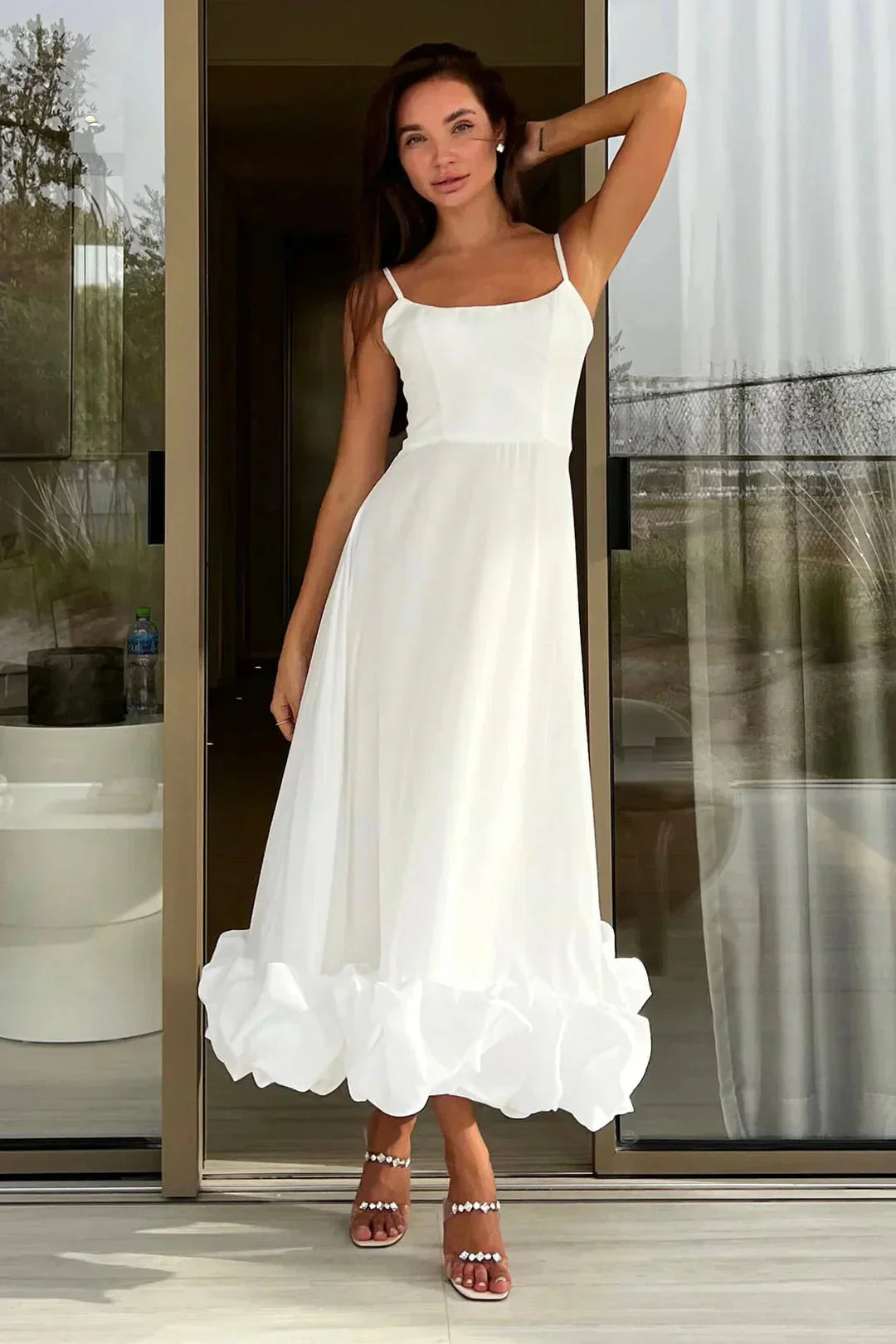 White midi dress with ruffle detail - Made from lightweight cotton with a charming design perfect for casual outings or…